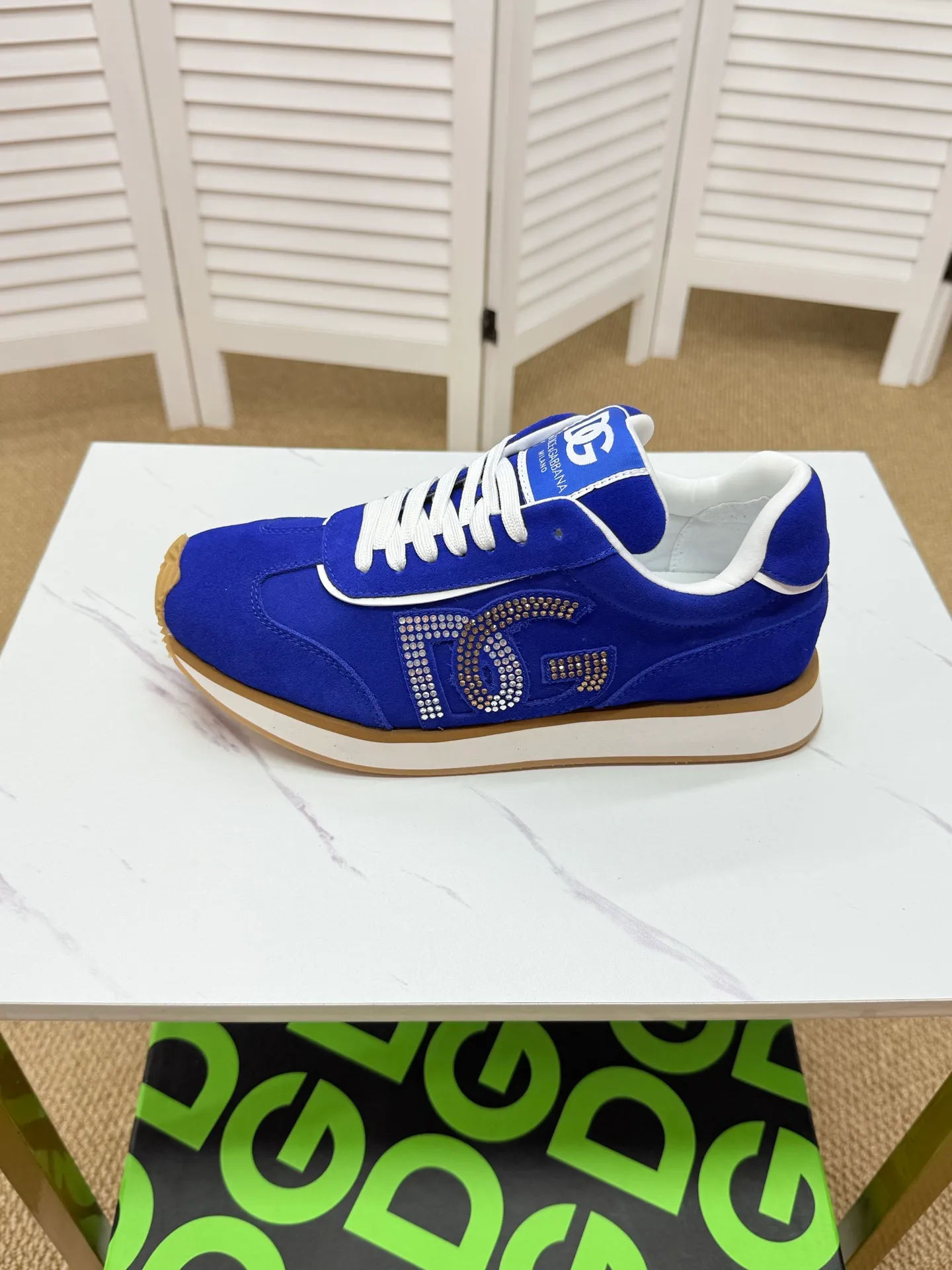 Men's clothing and shoes 250. The latest sports and casual shoes for couples (DG) are fashionable and versatile, and can add luster to various looks. Create an exquisite design with unique dynamic vitality and modern atmosphere, showing modern elegance. Size: 36-46 (45 and 46 are custom-made and cannot be returned or exchanged) Se